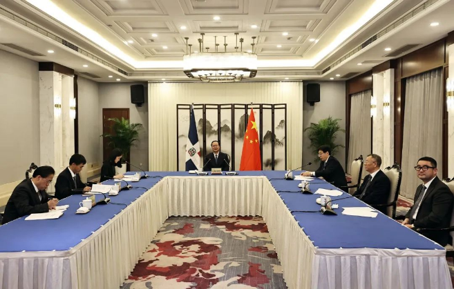 九游ninegame环境“助力”多米尼加清运垃圾，毛伟明省长出席线上交接仪式